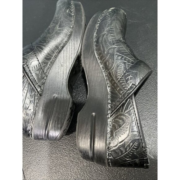 Dansko Shoes Womens Sz 37 Black Tooled Leather Clogs Comfort Nursing Non Slip - Picture 7 of 8